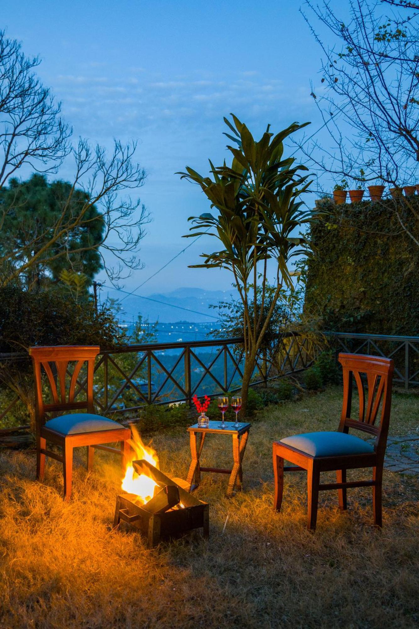 Alaya Stays Mehar Villa - 3 Bhk With Garden & Scenic Views Kasauli Eksteriør bilde